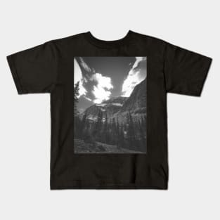 Jasper National Park Mountain Snowy Peak Photo V4 Kids T-Shirt